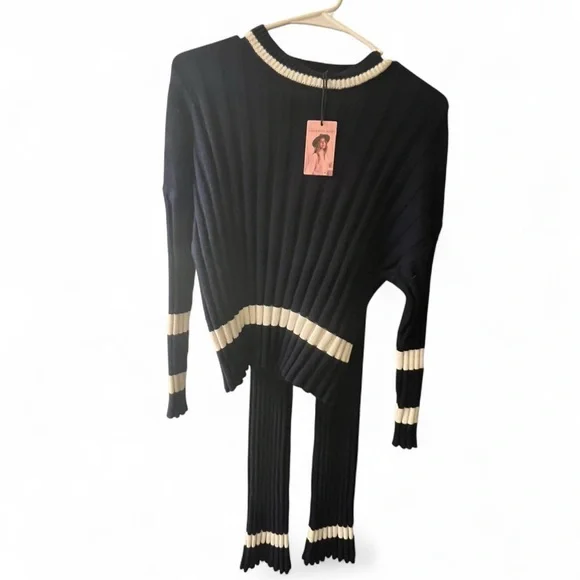 Sincerely Jules Navy and White Knit Sweater - Picture 3 of 6